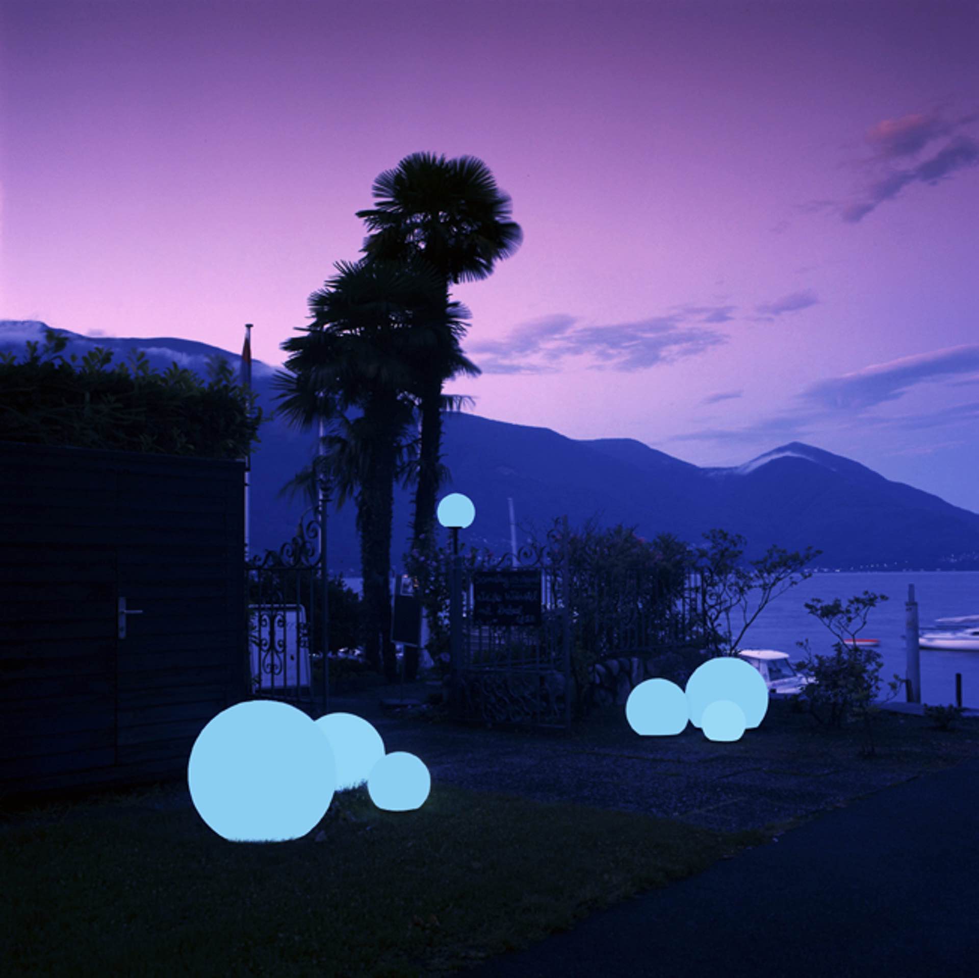 Moonlight Vollkugel Leuchten am Ufer des Lago Maggiore